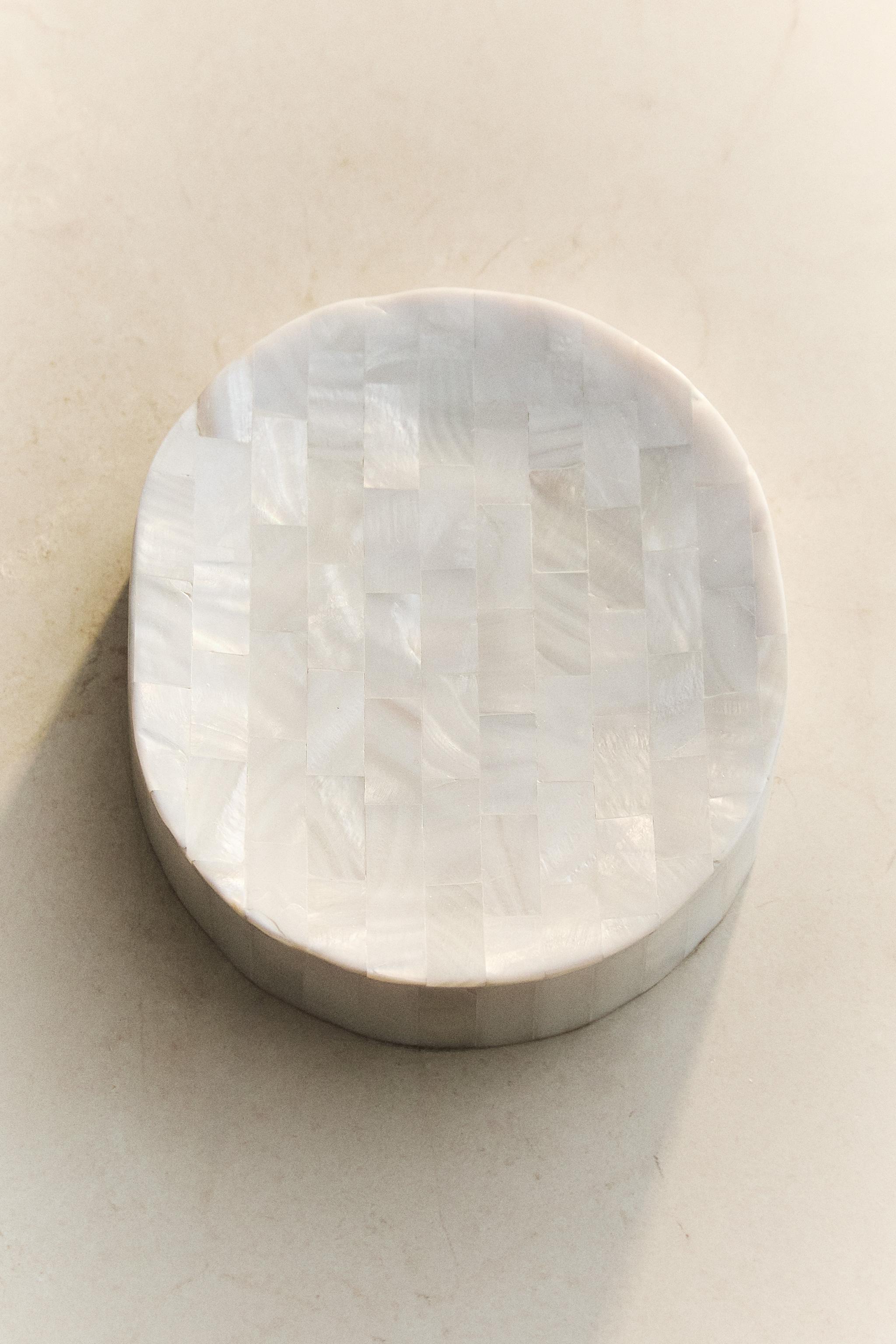 MOTHER-OF-PEARL BATHROOM SOAP DISH